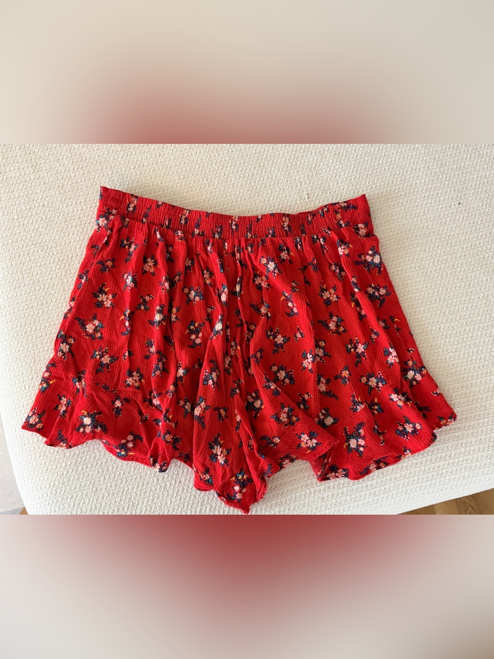 American Eagle Red Floral Women's Elastic-Waist Shorts
